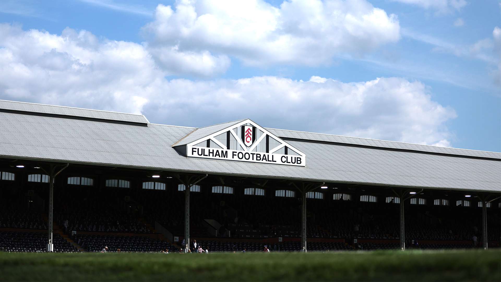 从家门口到厂门口 各地多措保障务工人员返岗就业.